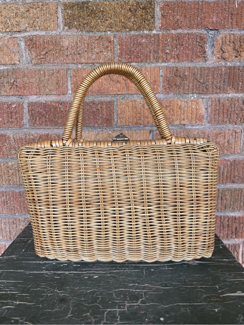 Vintage 1960s Wicker Purse Metal Clasp Structured Vinyl Lined Tan Retro - Picture 5 of 12